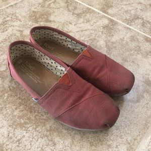 TOMS Picante Red Canvas Slippers Size 6